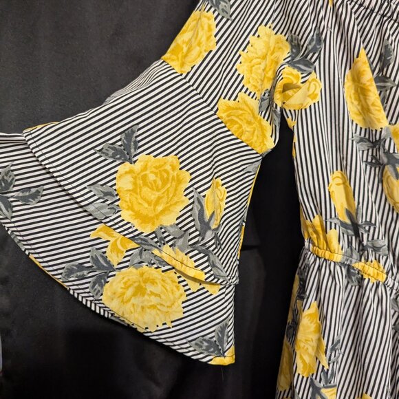 Blush yellow rose print blouse - XL - Picture 2 of 4